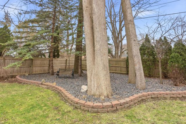 3804 Sweetbrier Terrace, Midland, MI 48642