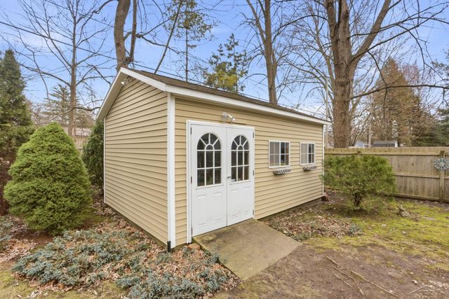 3804 Sweetbrier Terrace, Midland, MI 48642