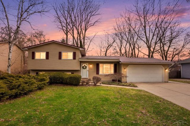 3804 Sweetbrier Terrace, Midland, MI 48642