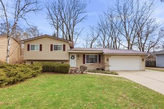 3804 Sweetbrier Terrace, Midland, MI 48642