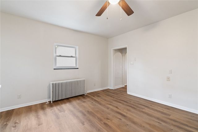 4229 Bristol St, Greenfield, PA 15207