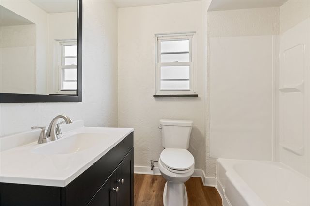 4229 Bristol St, Greenfield, PA 15207