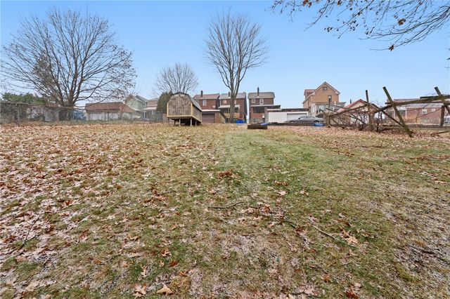 4229 Bristol St, Greenfield, PA 15207