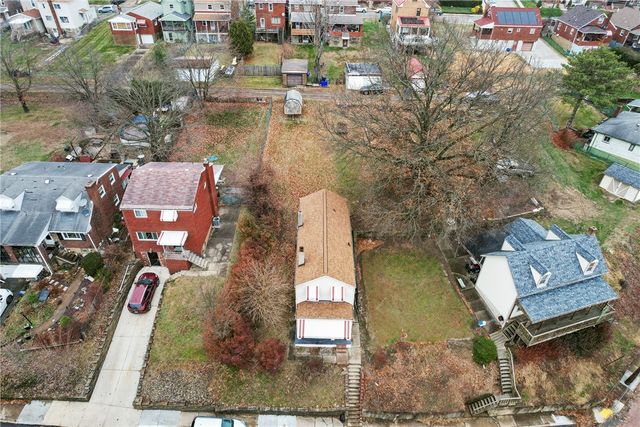 4229 Bristol St, Greenfield, PA 15207