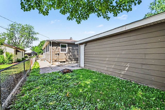 1226 N Raynor Avenue, Joliet, IL 60435