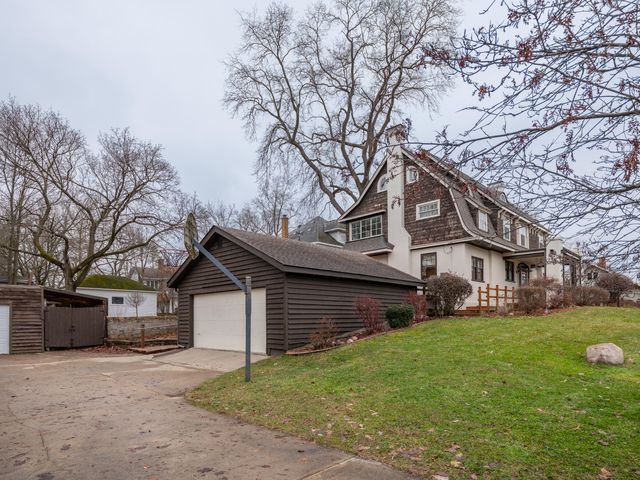 204 Monroe Street, Kalamazoo City, MI 49006