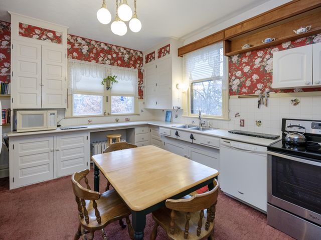 204 Monroe Street, Kalamazoo City, MI 49006