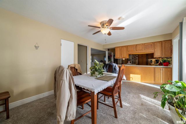 825 S 24TH Street, Quincy, IL 62301