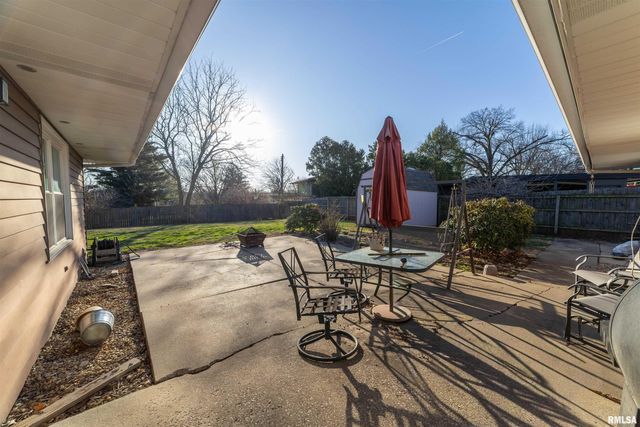 825 S 24TH Street, Quincy, IL 62301