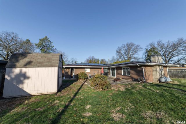 825 S 24TH Street, Quincy, IL 62301