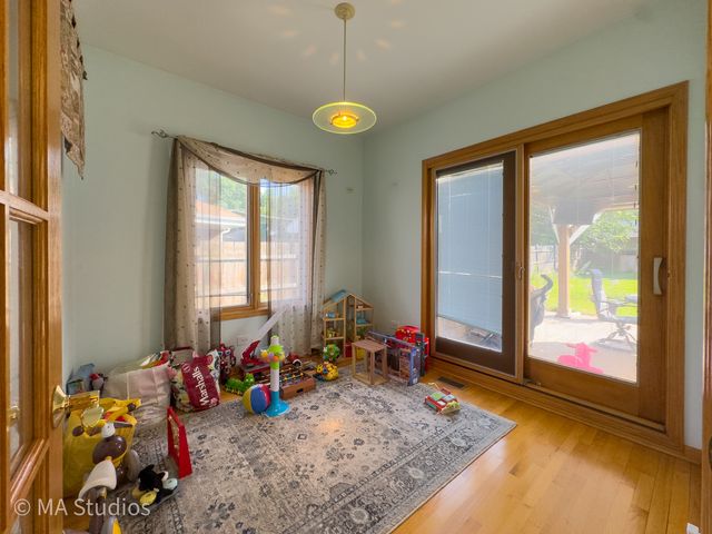 7940 N Oketo Avenue, Niles, IL 60714