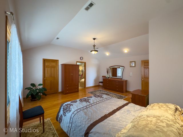 7940 N Oketo Avenue, Niles, IL 60714