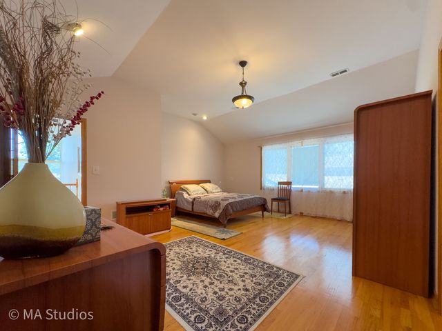 7940 N Oketo Avenue, Niles, IL 60714