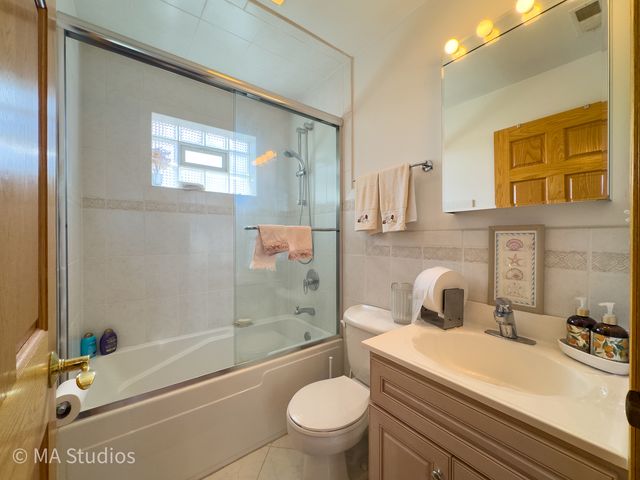7940 N Oketo Avenue, Niles, IL 60714
