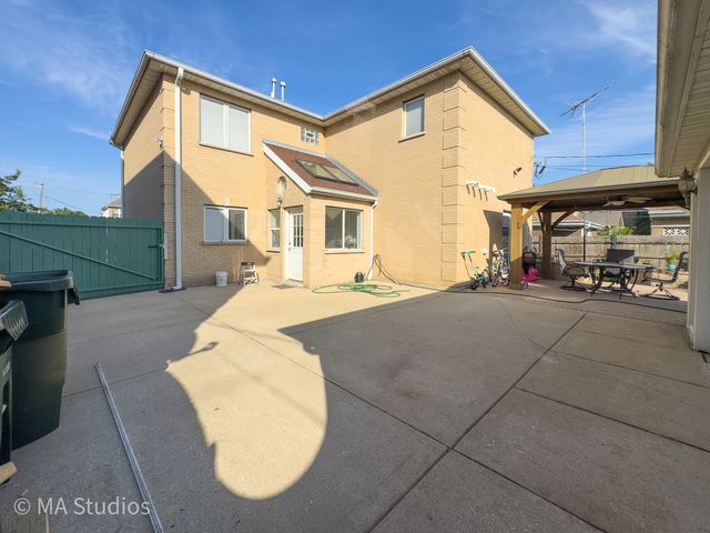 7940 N Oketo Avenue, Niles, IL 60714