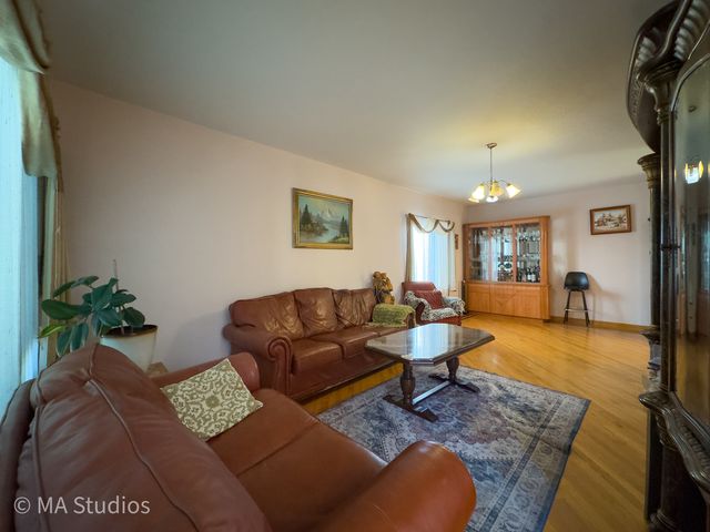 7940 N Oketo Avenue, Niles, IL 60714