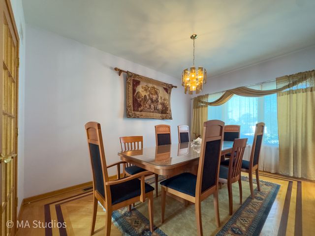 7940 N Oketo Avenue, Niles, IL 60714
