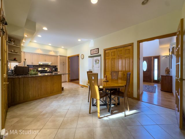 7940 N Oketo Avenue, Niles, IL 60714
