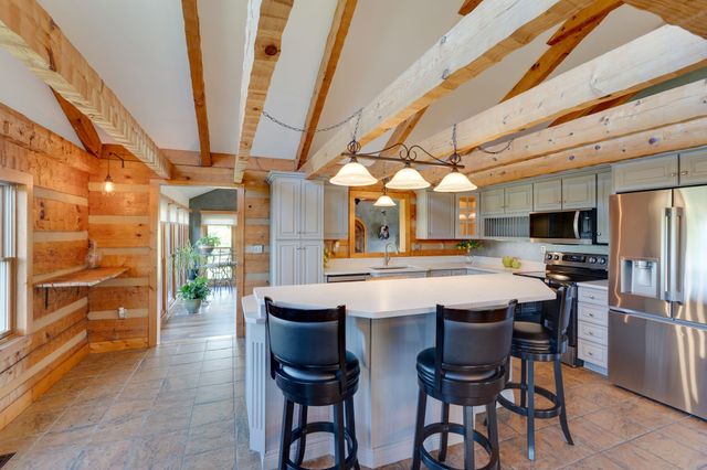 812 New Shackle Island Rd, Hendersonville, TN 37075
