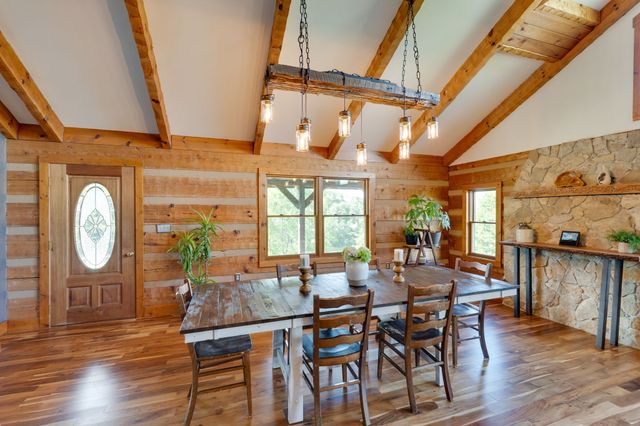 812 New Shackle Island Rd, Hendersonville, TN 37075