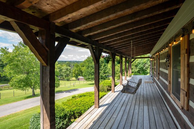 812 New Shackle Island Rd, Hendersonville, TN 37075