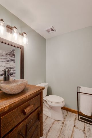 812 New Shackle Island Rd, Hendersonville, TN 37075