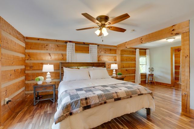 812 New Shackle Island Rd, Hendersonville, TN 37075