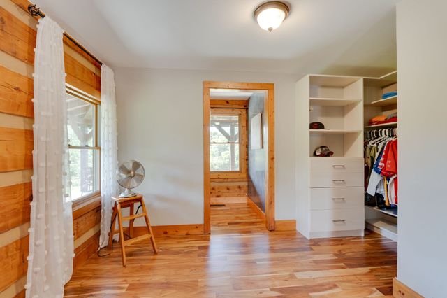 812 New Shackle Island Rd, Hendersonville, TN 37075