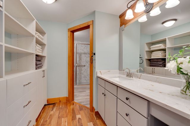 812 New Shackle Island Rd, Hendersonville, TN 37075