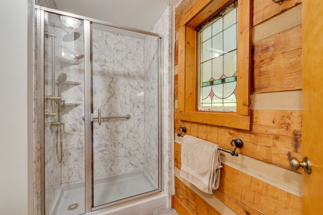 812 New Shackle Island Rd, Hendersonville, TN 37075