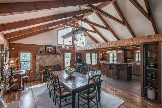 812 New Shackle Island Rd, Hendersonville, TN 37075