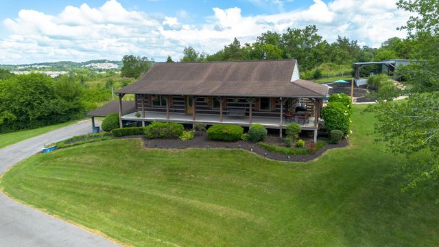 812 New Shackle Island Rd, Hendersonville, TN 37075