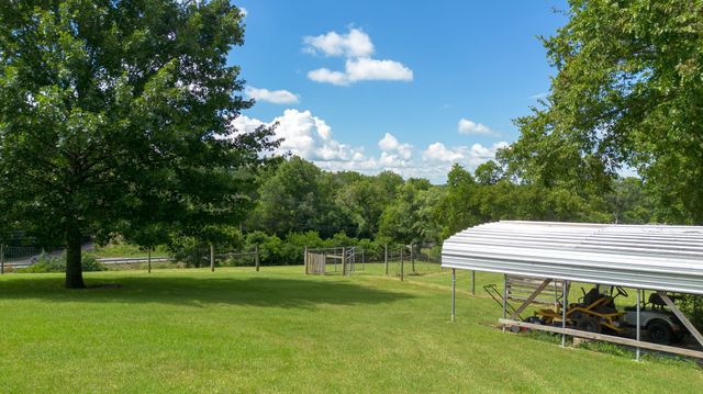 812 New Shackle Island Rd, Hendersonville, TN 37075