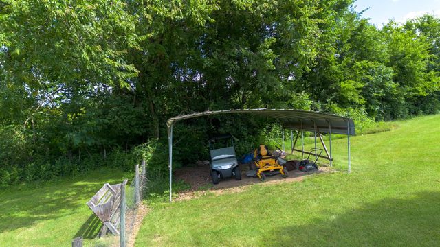 812 New Shackle Island Rd, Hendersonville, TN 37075