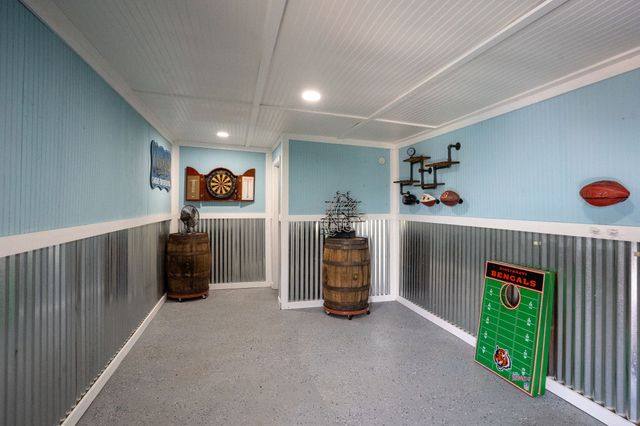 812 New Shackle Island Rd, Hendersonville, TN 37075