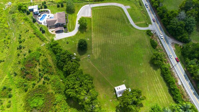 812 New Shackle Island Rd, Hendersonville, TN 37075