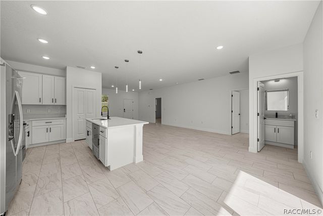 7841 N Santos Drive, Citrus Springs, FL 34434