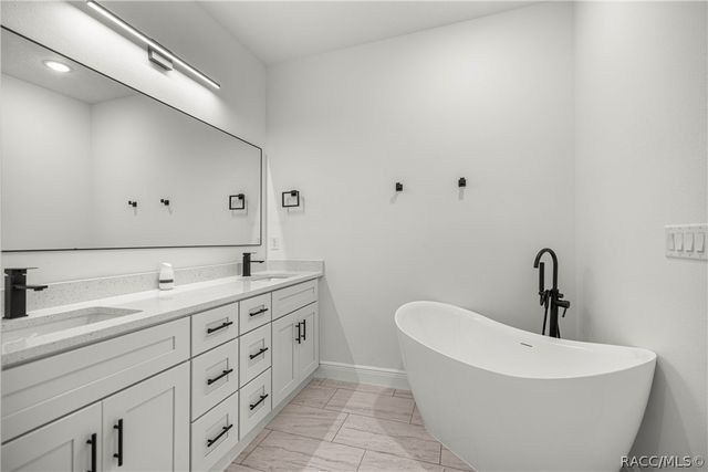 7841 N Santos Drive, Citrus Springs, FL 34434