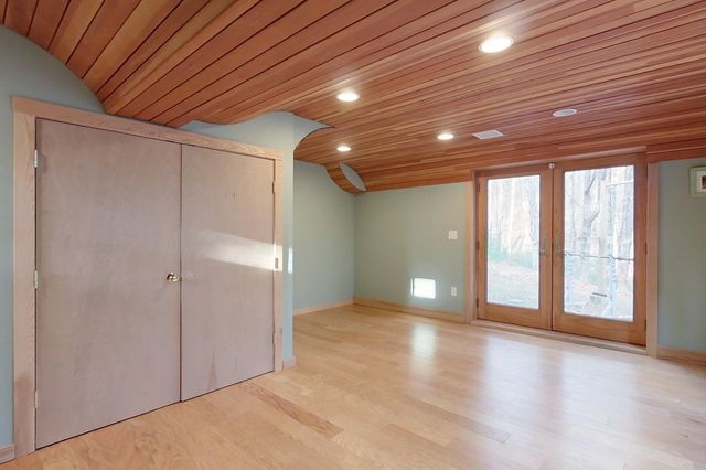 93 Old Milford Road, Brookline, NH 03033