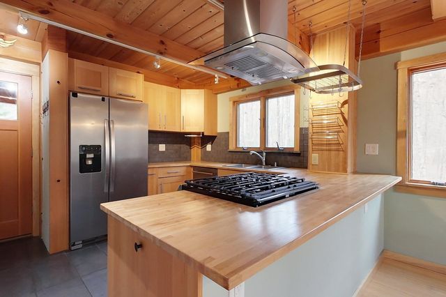 93 Old Milford Road, Brookline, NH 03033