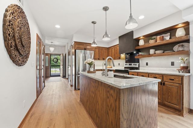 1945 Division Street N, North Saint Paul, MN 55109