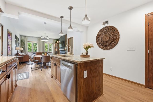 1945 Division Street N, North Saint Paul, MN 55109