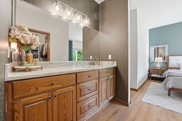 1945 Division Street N, North Saint Paul, MN 55109