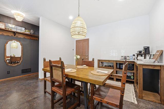 1945 Division Street N, North Saint Paul, MN 55109