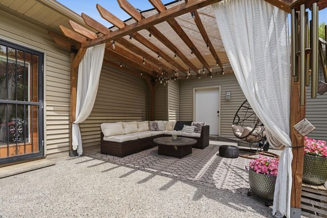 1945 Division Street N, North Saint Paul, MN 55109