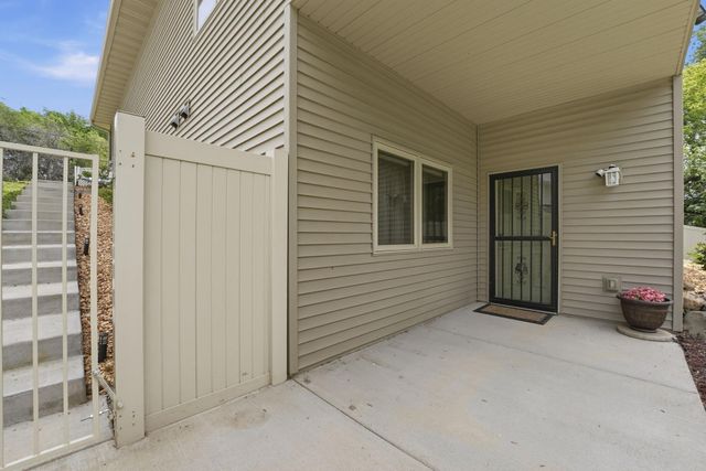 1945 Division Street N, North Saint Paul, MN 55109