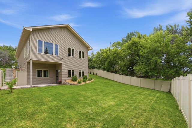 1945 Division Street N, North Saint Paul, MN 55109