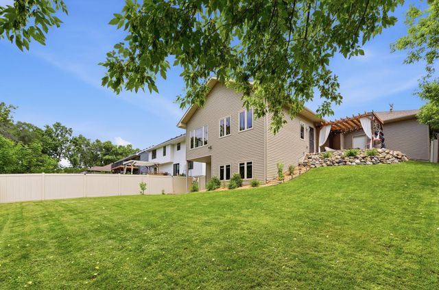 1945 Division Street N, North Saint Paul, MN 55109