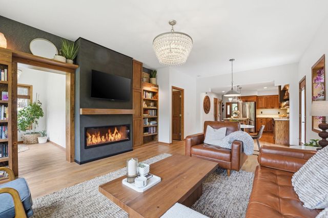 1945 Division Street N, North Saint Paul, MN 55109