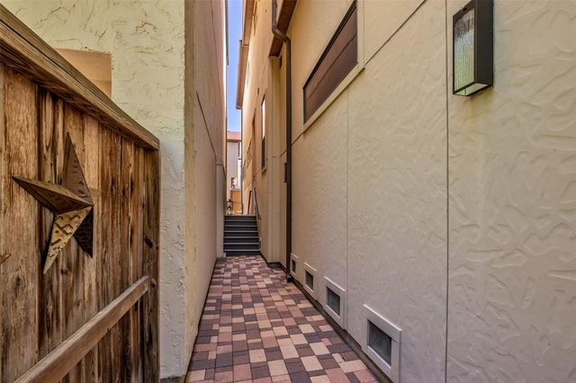 1819 W 24th Street, Houston, TX 77008